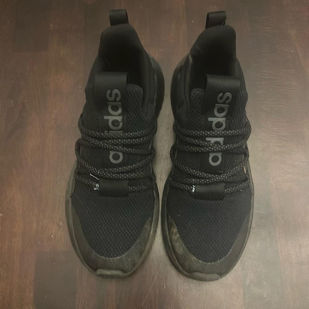 Adidas tennis shoes. 4Y